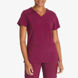 Tunique Médicale Femme Personnalisée en action