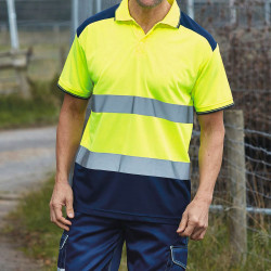 polo haute visibilité jaune fluo porté